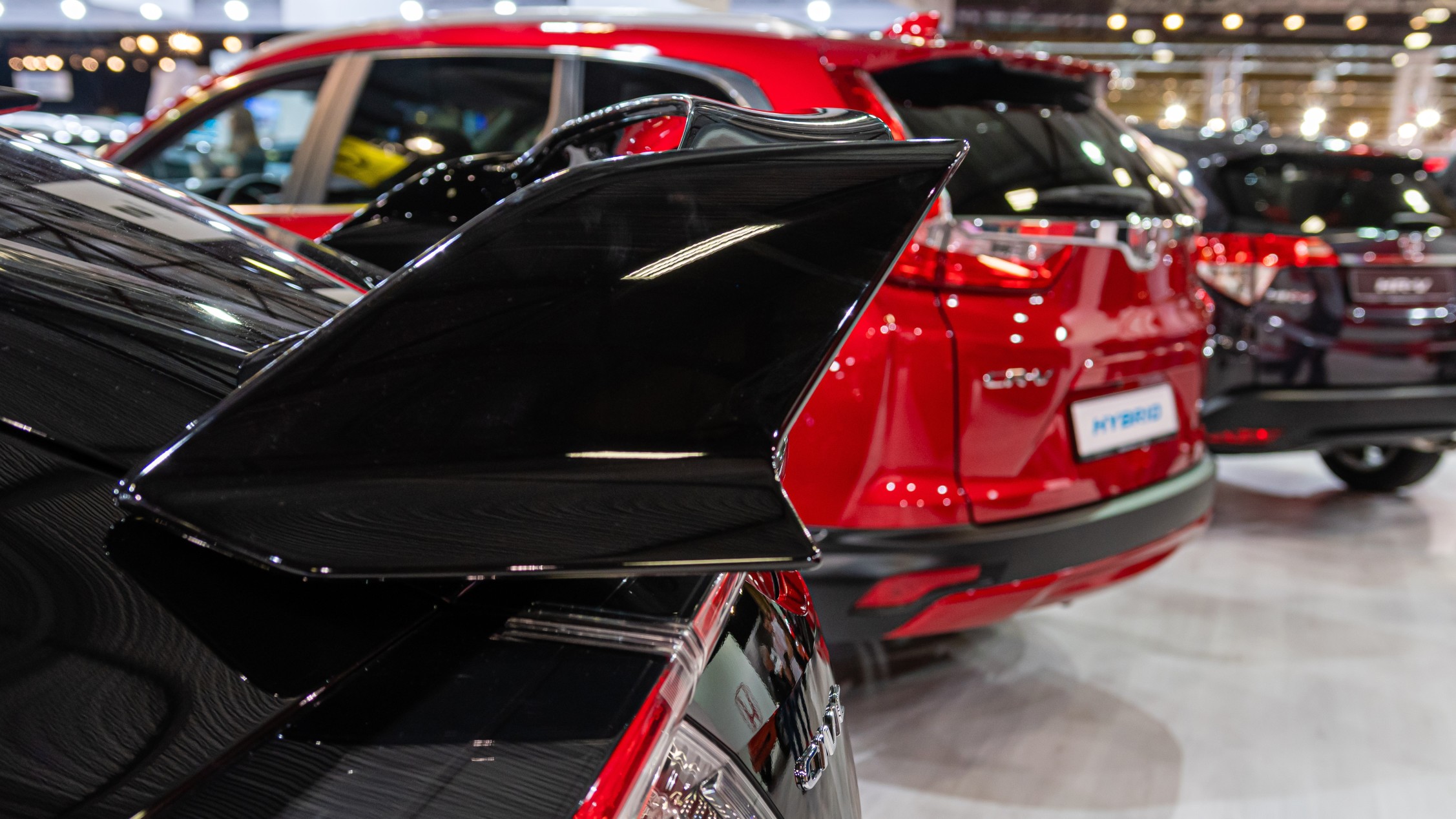 Mégsem kell visszaeséstől tartani az új autóknál