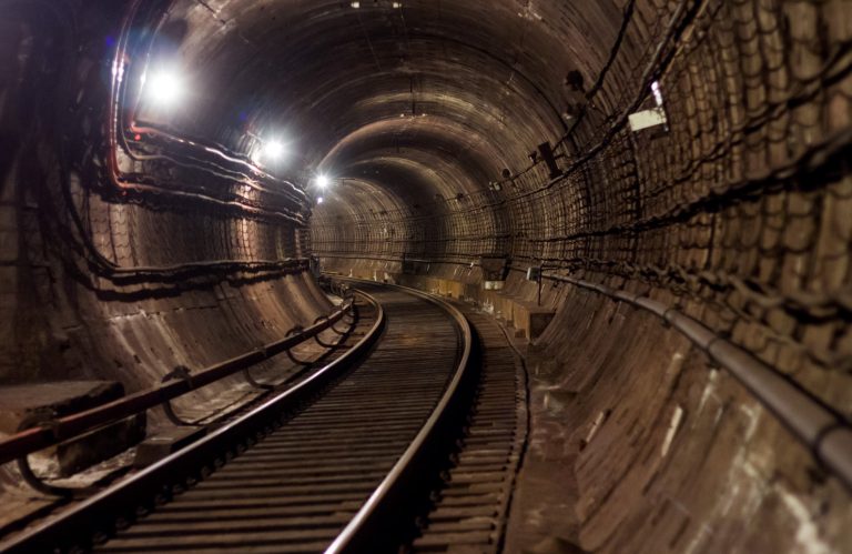 Beomlott egy gyorsforgalmi út alatt haladó metróalagút Sao Paulóban (videó)