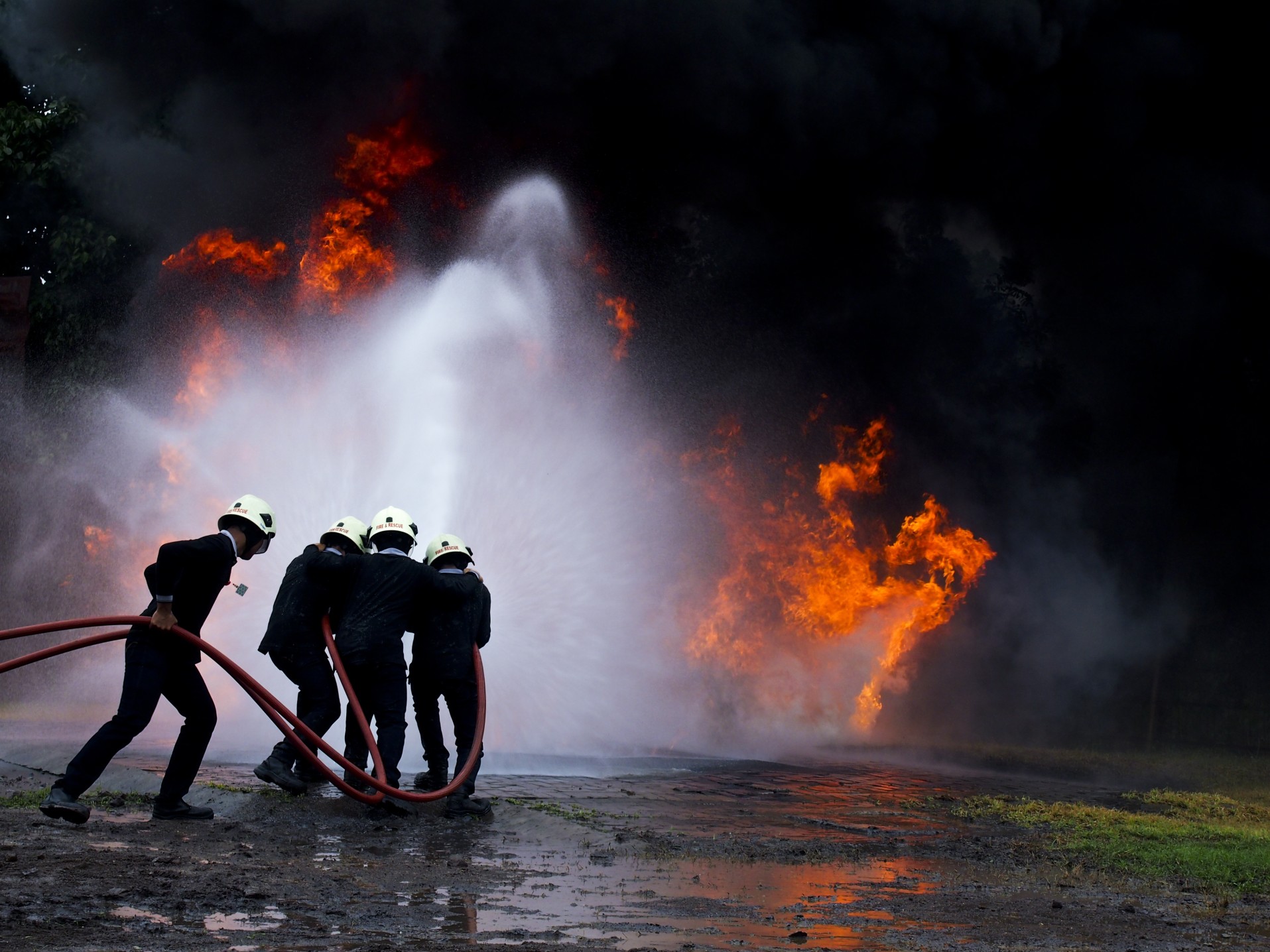 Legalább heten, köztük egy csecsemő is meghalt egy franciaországi robbanás után