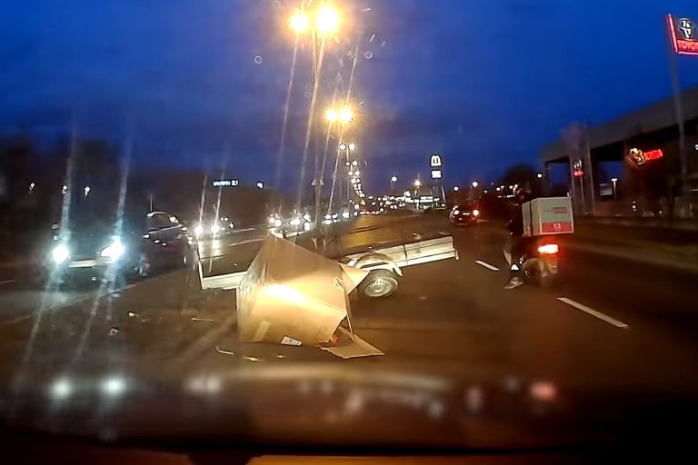 Kész csoda, hogy nem okozott tragédiát az M5-ösön elszabadult utánfutó