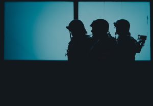 Valamiért visszavettek az oroszok, de még mindig támadnak, Kijev nem alszik