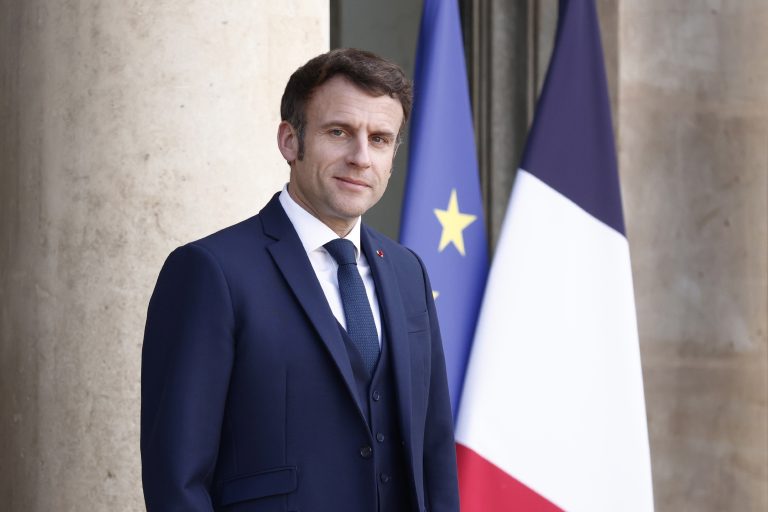 Ismét telefonon beszélt Macron Putyinnal, ezúttal az atomerőművek biztonsága volt a téma