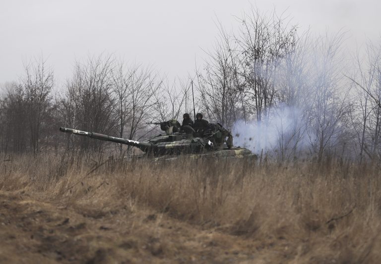 Ötödik napja küzd Mariupol, már nincs víz, fűtés, áram és élelmiszer