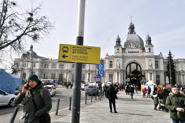 „A NATO teljes erejével fog válaszolni, ha Oroszország a területére támad”