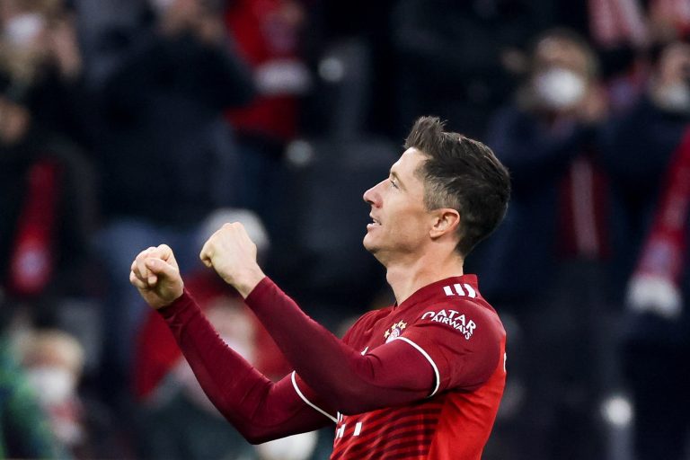 Lewandowski zseniális, már 30 gólnál jár