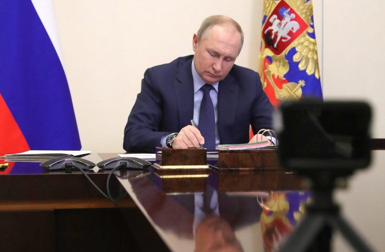 Kevesebb mint 24 órát adott Putyin az országoknak, akik orosz gázt vásárolnának