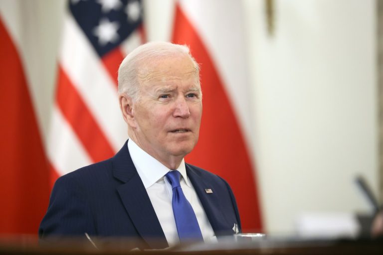 Biden „mészárosnak” nevezte Putyint