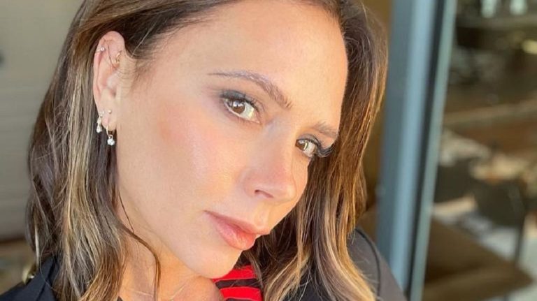 Victoria Beckham maga a divat, szenzációsan néz ki