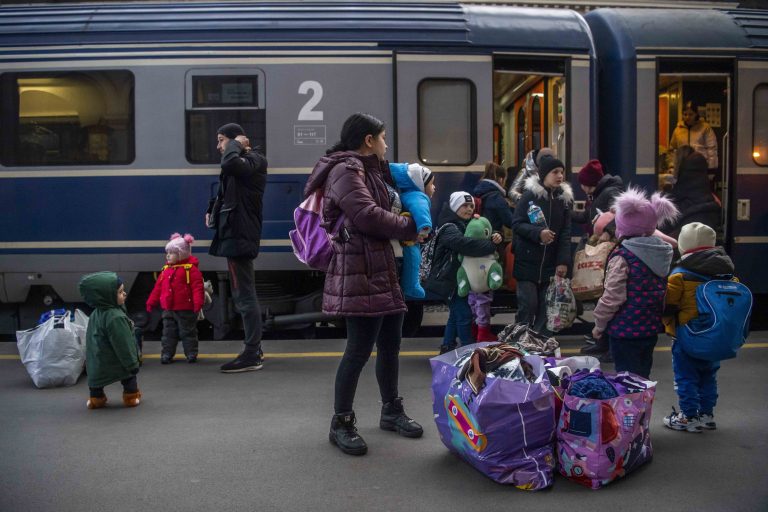 Több mint négyezer ukrán állampolgár menekült Magyarországra tegnap