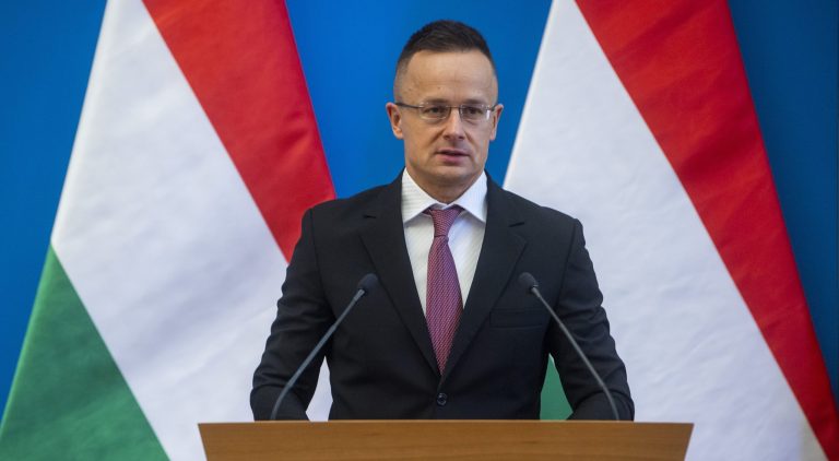 Szijjártó Péter: „Nekünk nem Zelenszkij elnökkel van vitánk”