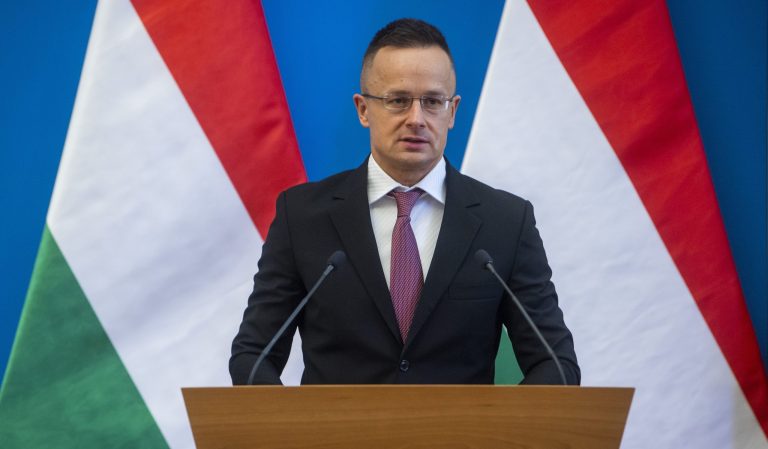 Fontos a jó kapcsolat Szlovákiával, újabb híd épül a két ország között