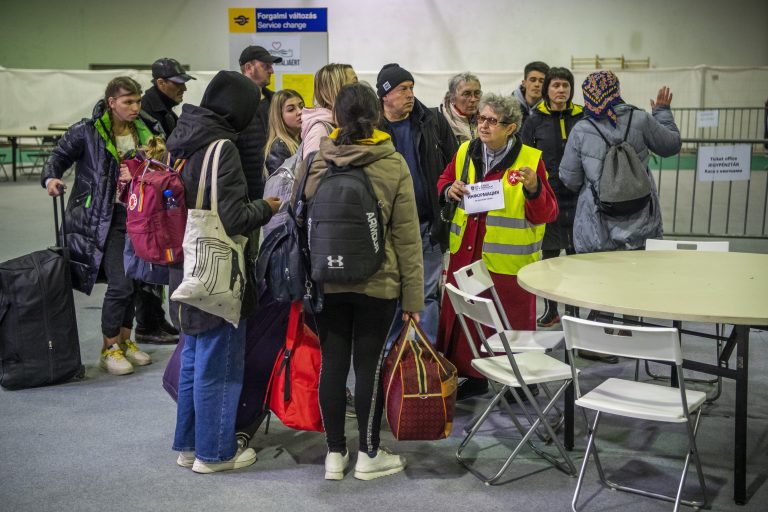 ENSZ: több mint 3,8 millió ember menekült el Ukrajnából, 13 millió ember rekedt a harci zónákban