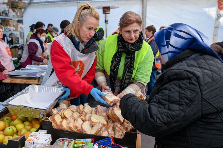 Élet-halál döntést kell hoznia mindazon ártatlanoknak, akik a menekülés mellett döntenek