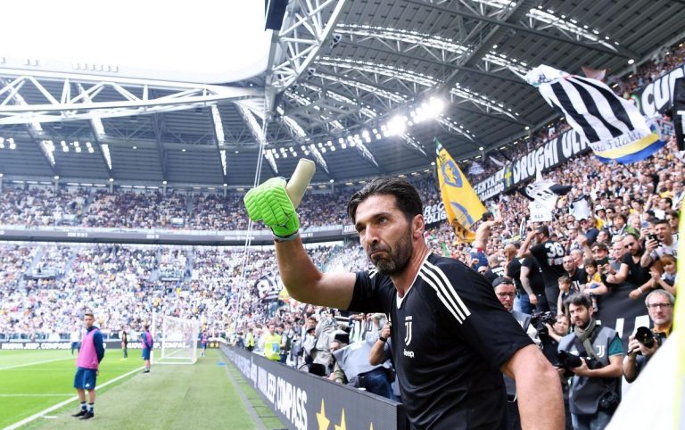 Buffon hosszabbított, 44 évesen is a folytatás mellett döntött