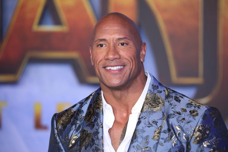 Dwayne Johnson várva várt filmje is csúszik, nem jó hírek