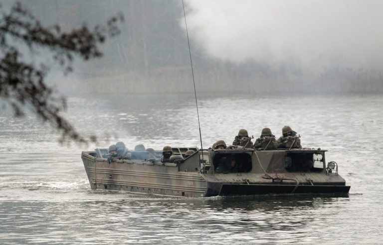 A legnagyobb hadgyakorlatát tartja a NATO a Hidegháború óta, 30 ezer katona fog részt venni