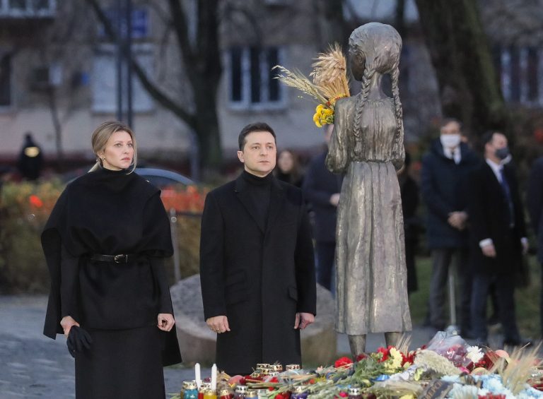 Zelenszkij felesége könyörög a médiának, hogy mutassák meg a háború „borzalmas igazságát”