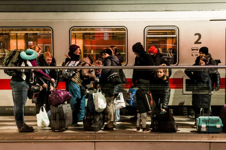 Háromezernél is több menekült érkezett vasárnap Budapestre