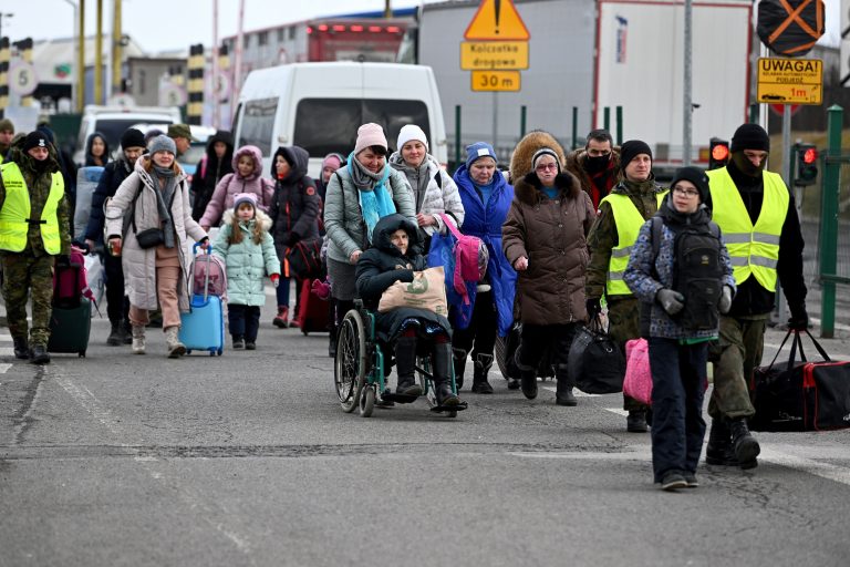 Megerőszakoltak egy menekült ukrán lányt, miután menedéket ajánlottak neki