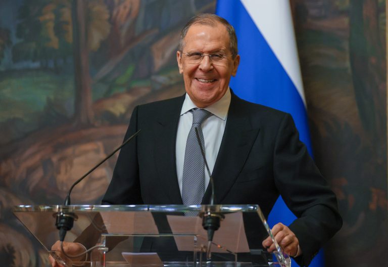 Lavrov: Ukrajnának lehetnek olyan fegyverei, amik nem fenyegetik Oroszországot