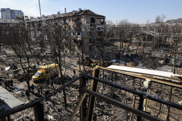 Megrendítő felvételek érkeztek a bombázás sújtotta Ohtirkából