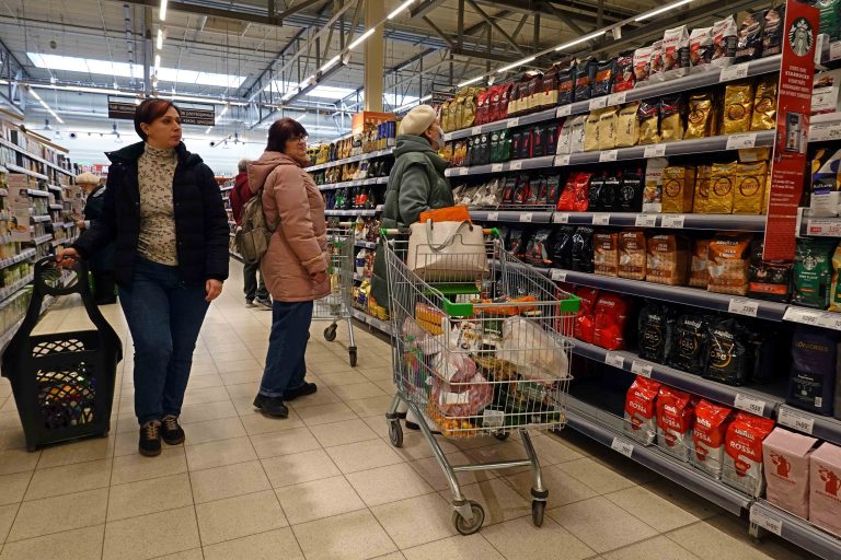 A harmadik legnagyobb hitelminősítő is eltörölte az orosz besorolásokat