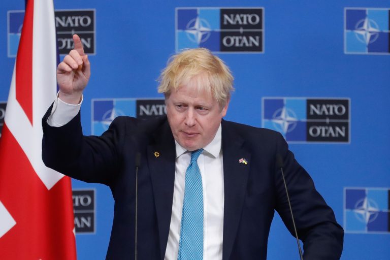 Zelenszkij: Boris Johnson többet segít, mint bármely másik vezető