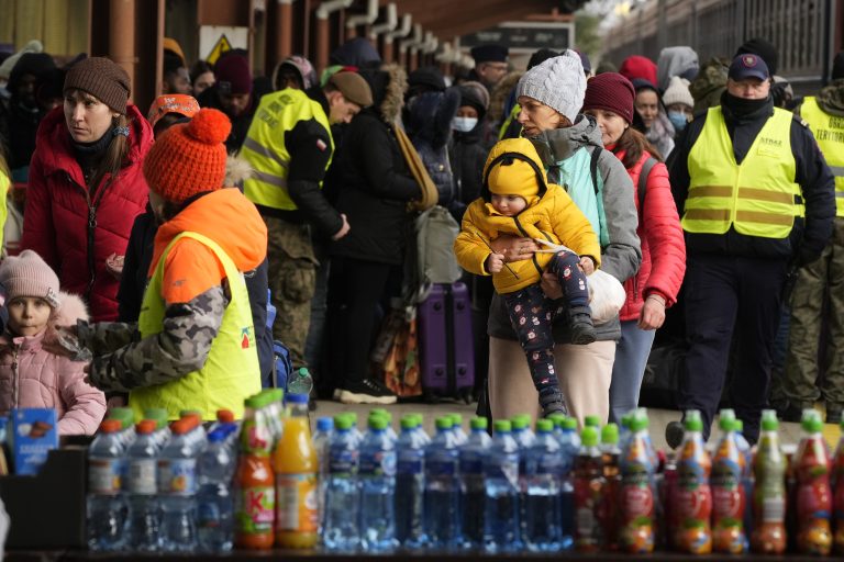 Varsó lefoglalja az oroszok által követelt épületeket, hogy ukrán családokat költöztessen oda