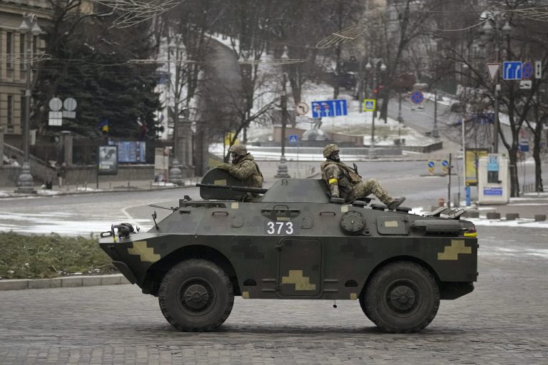 Orosz ejtőrenyősök érkeztek Harkovba, 21-en meghaltak és 112-en megsérültek