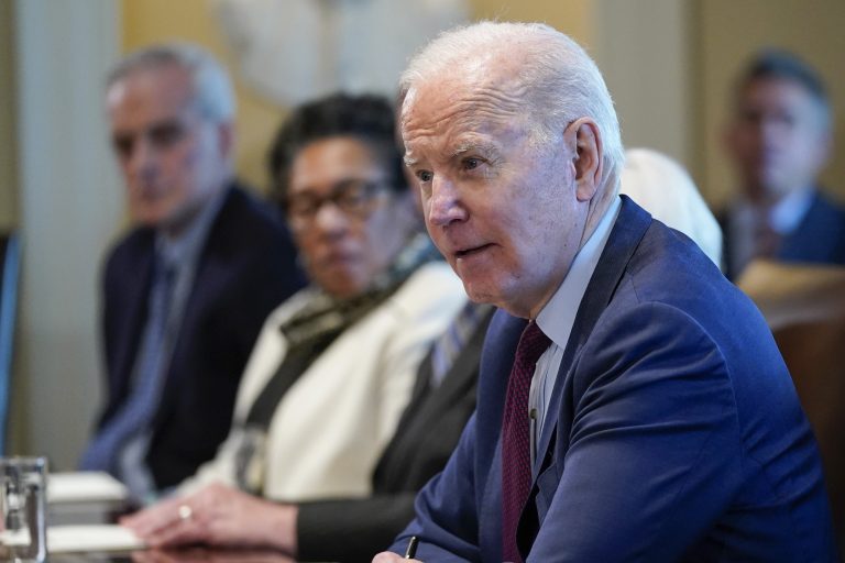 Biden megpróbálta felvenni a kapcsolatot a szaúdi és az emirátusi vezetőkkel, de nem járt sikerrel