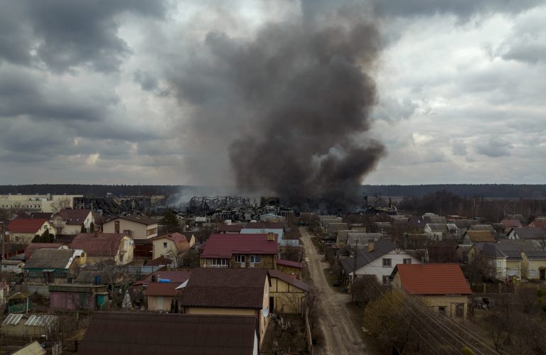 Fekete-tenger melletti várost támadnak az oroszok (videó)