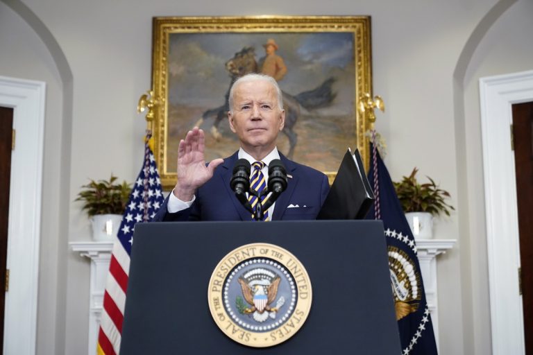 Biden: „Putyin háborúja már most fáj az amerikai családoknak”