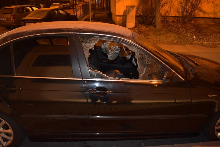 Letartóztattak egy 17 éves fiút, aki sorozatosan feltörte az autókat Óbudán