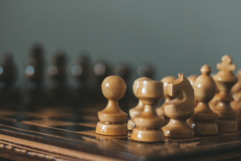 Felfüggesztették az orosz sakknagymestert, mert támogatta Oroszországot