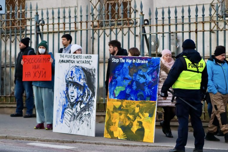 Zelenszkij drasztikusabb eszközökhöz nyúlt, oroszbarát pártok korlátozását rendelte el