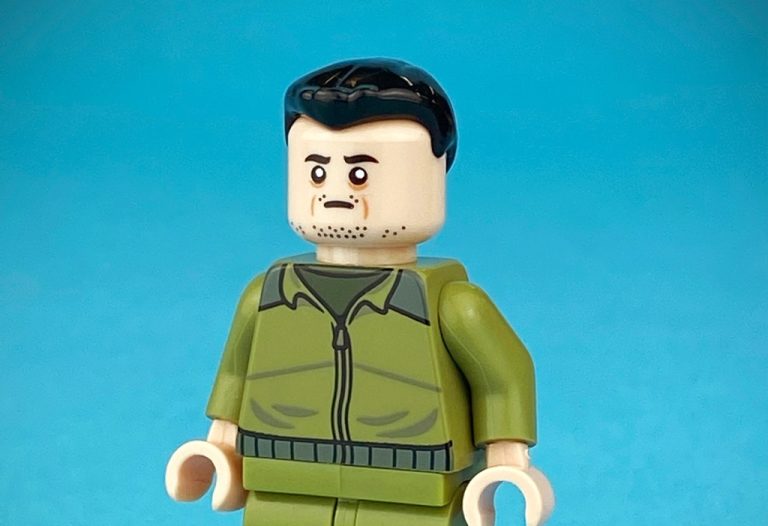 Akkora volt a kereslet a Zelenszkijről mintázott LEGO figurára, hogy még többet gyártanak