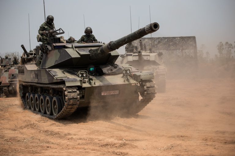 Amerikai ezredes, korábbi NATO-stratéga mondta el, miért haladnak ilyen lassan az orosz csapatok