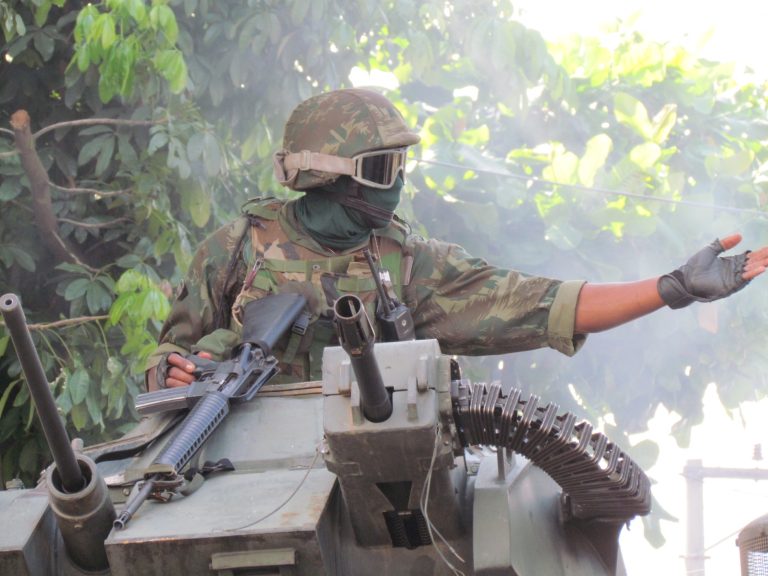 Nagy-Britannia: az orosz erők „újraszerveződni és utánpótlást biztosítani“ vonulnak vissza