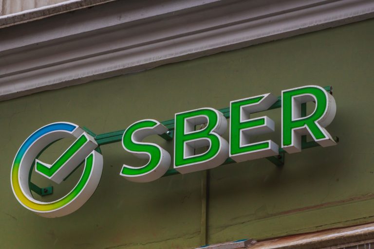 Szinte minden Sberbank-ügyfélt kártalanított az OBA