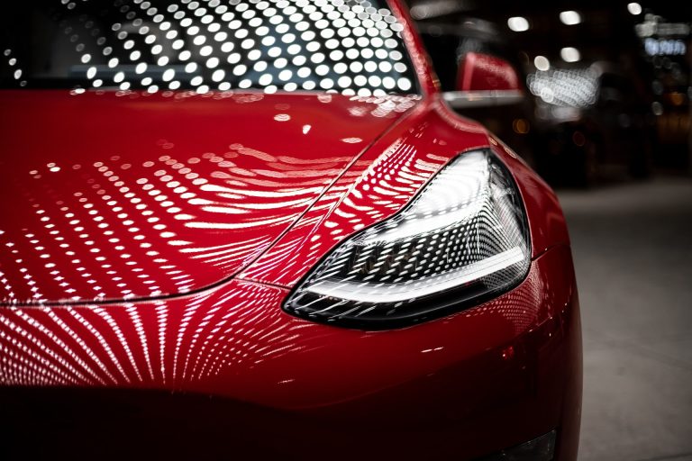 Egy hónap múlva megkezdődhet a gyártás a Tesla németországi üzemében