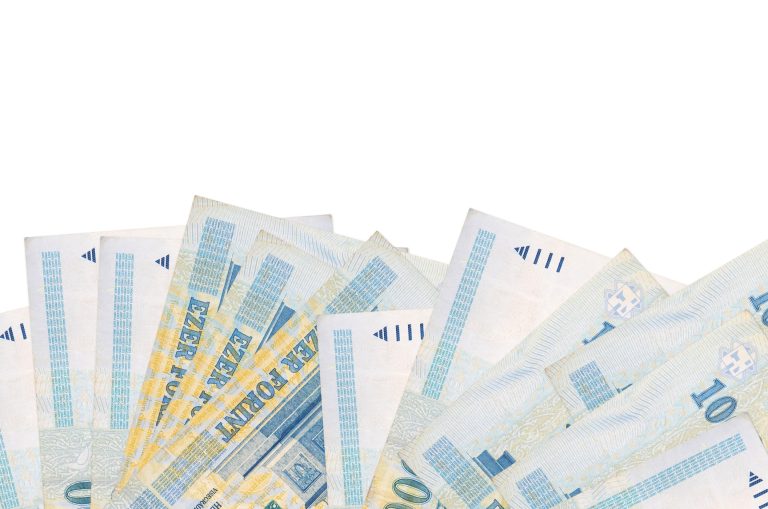 Újabb erősödés a magyar devizánál, 370-es szint közelében jár a forint