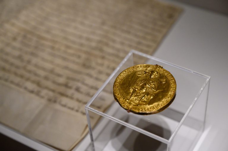 800 éve adták ki az Aranybullát, a nemzeti szabadság eszmeiségének legszebb magyar történeti emlékét