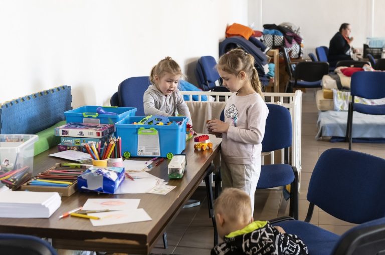 Már több mint 650 ezer ukrán menekült lépte át Magyarország határát