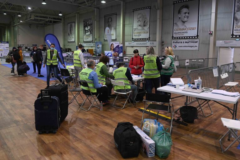 Több mint 12 ezer menekült érkezett Ukrajnából szerdán