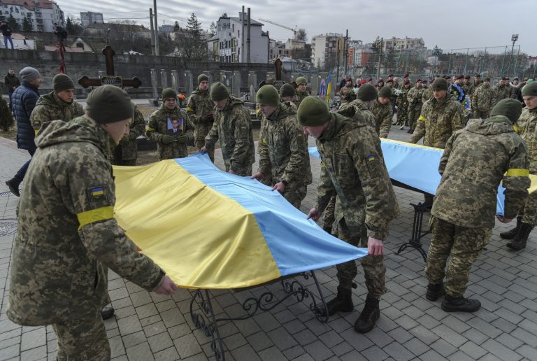 Felkavaró felvételek tanúsítják az orosz csapatok kegyetlen tetteit Ukrajnában