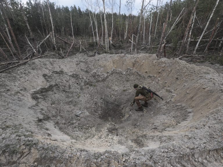 Bombákra írva üzennek az ukránok az oroszoknak