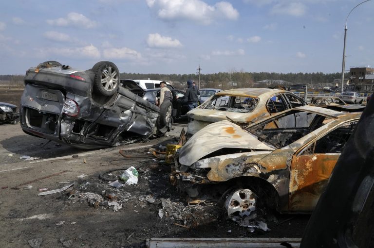 A mentőcsapatok nem tudnak gyógyszert, vizet és élelmiszert juttatni egyes ukrán területekre