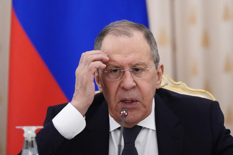 Lavrov: a NATO „proxy-háborút folytat”, a fegyveres konfliktus Ukrajna határain túlra is kiterjedhet