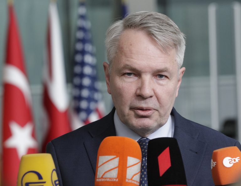 Finn külügyminiszter: felkészültünk a „különböző fenyegetésekre” Oroszország részéről a NATO-csatlakozás kapcsán
