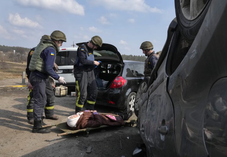 Úton van az első evakuációs járat Németországba, sérült ukrán civilekkel a fedélzetén